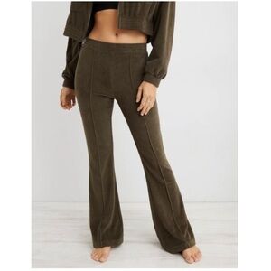 Aerie Groove-On Rib Velour Pants